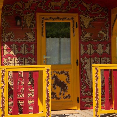 Agriturismo La Rovere - I Carrozzoni Gitani Cossano Belbo المظهر الخارجي الصورة