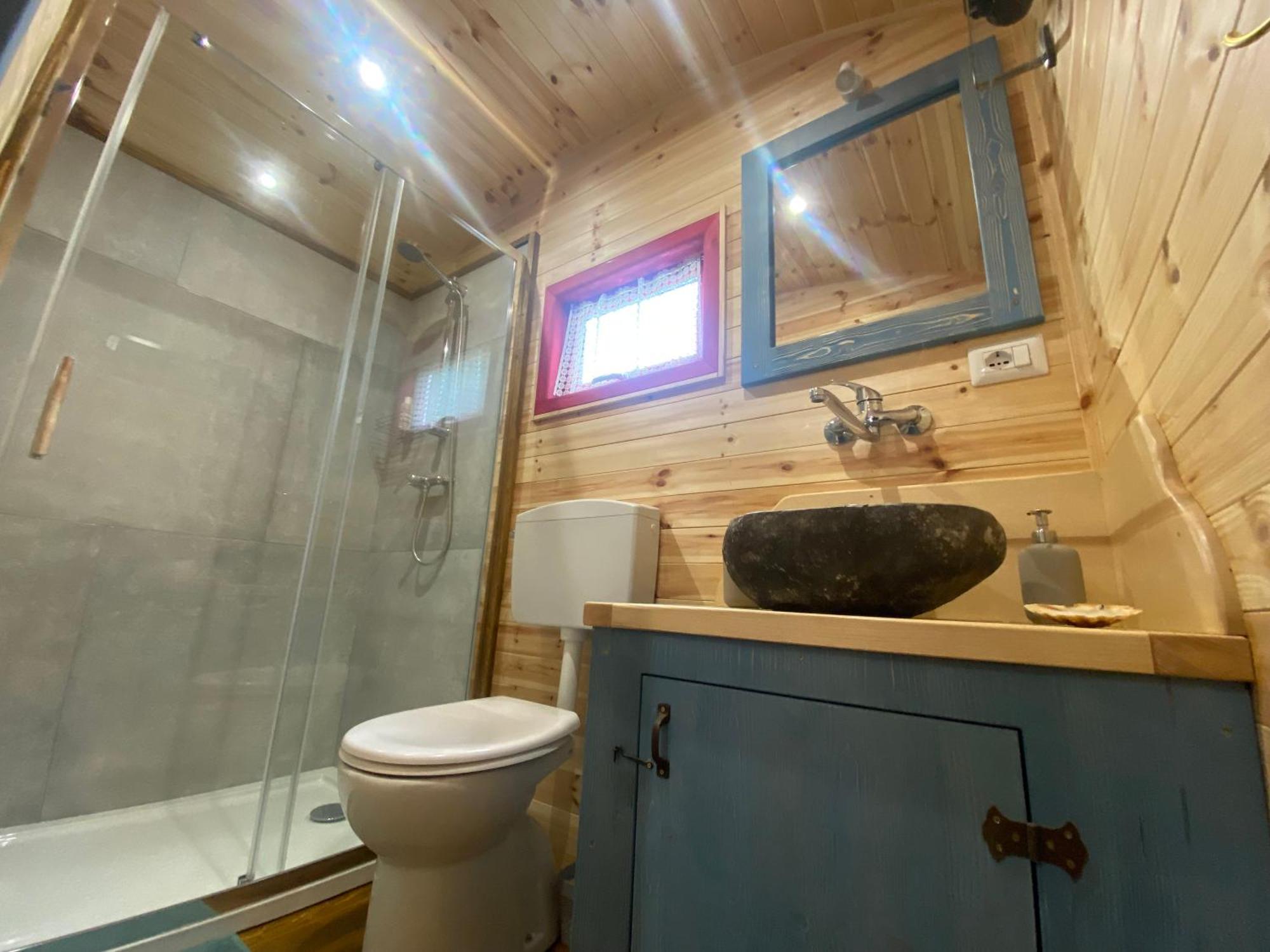 Agriturismo La Rovere - I Carrozzoni Gitani Cossano Belbo المظهر الخارجي الصورة